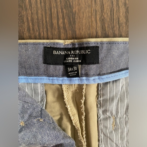 Banana Republic Chinos - Picture 4 of 4
